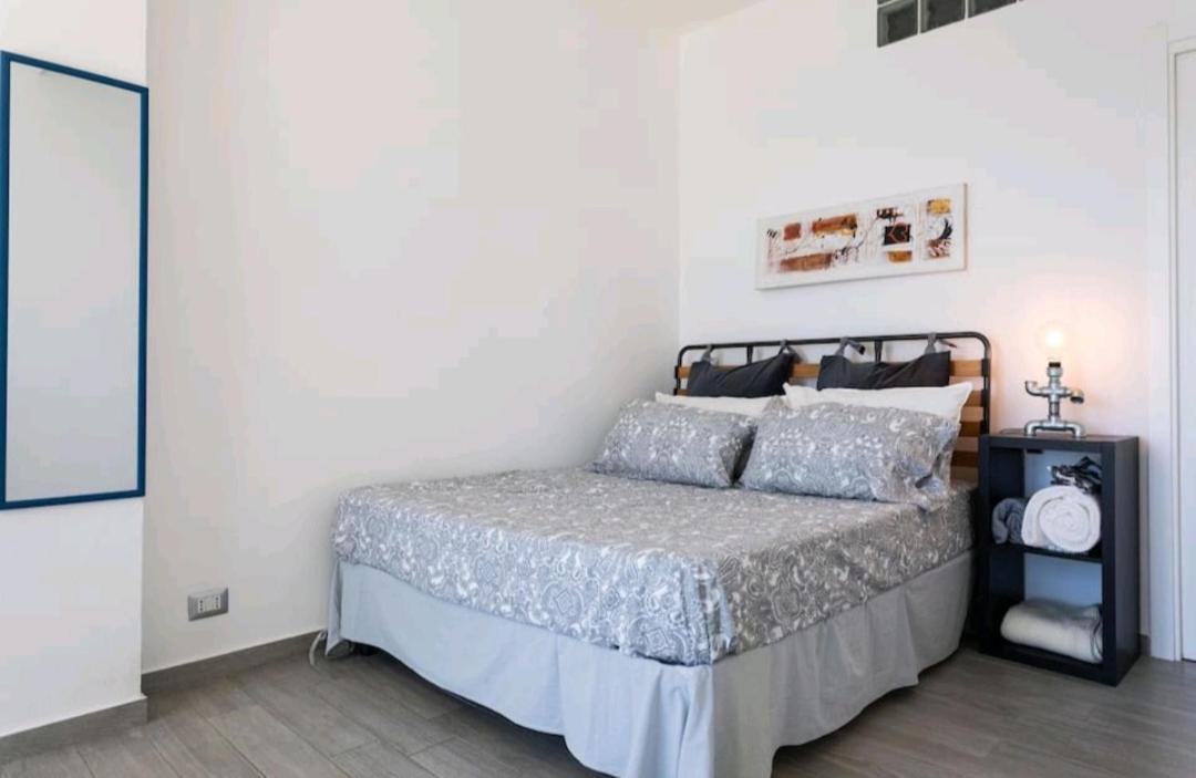 Villa'S Apartment On The Beach, Swimming Pool A/C ปาแลร์โม ภายนอก รูปภาพ