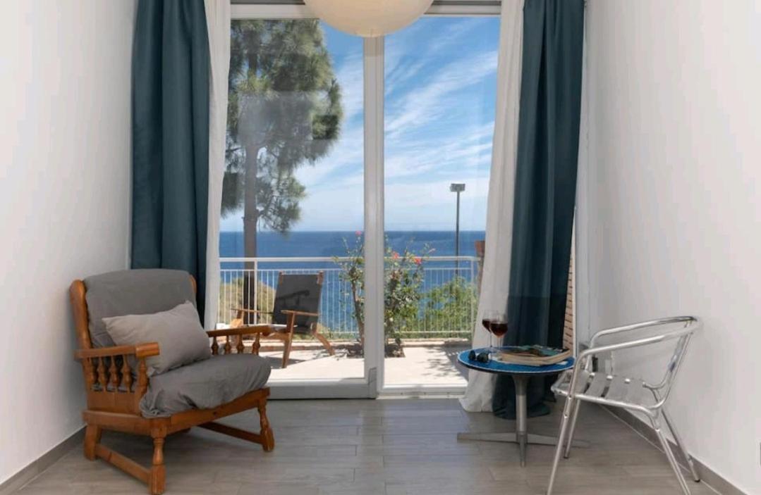 Villa'S Apartment On The Beach, Swimming Pool A/C ปาแลร์โม ภายนอก รูปภาพ
